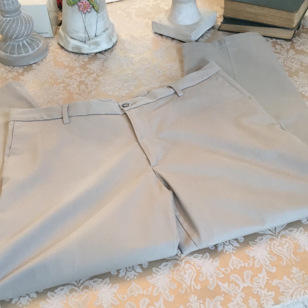 Dockers lightweight khaki trousers